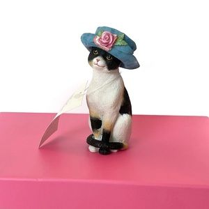 Sadie Character Cat Figurine - Island Creek
